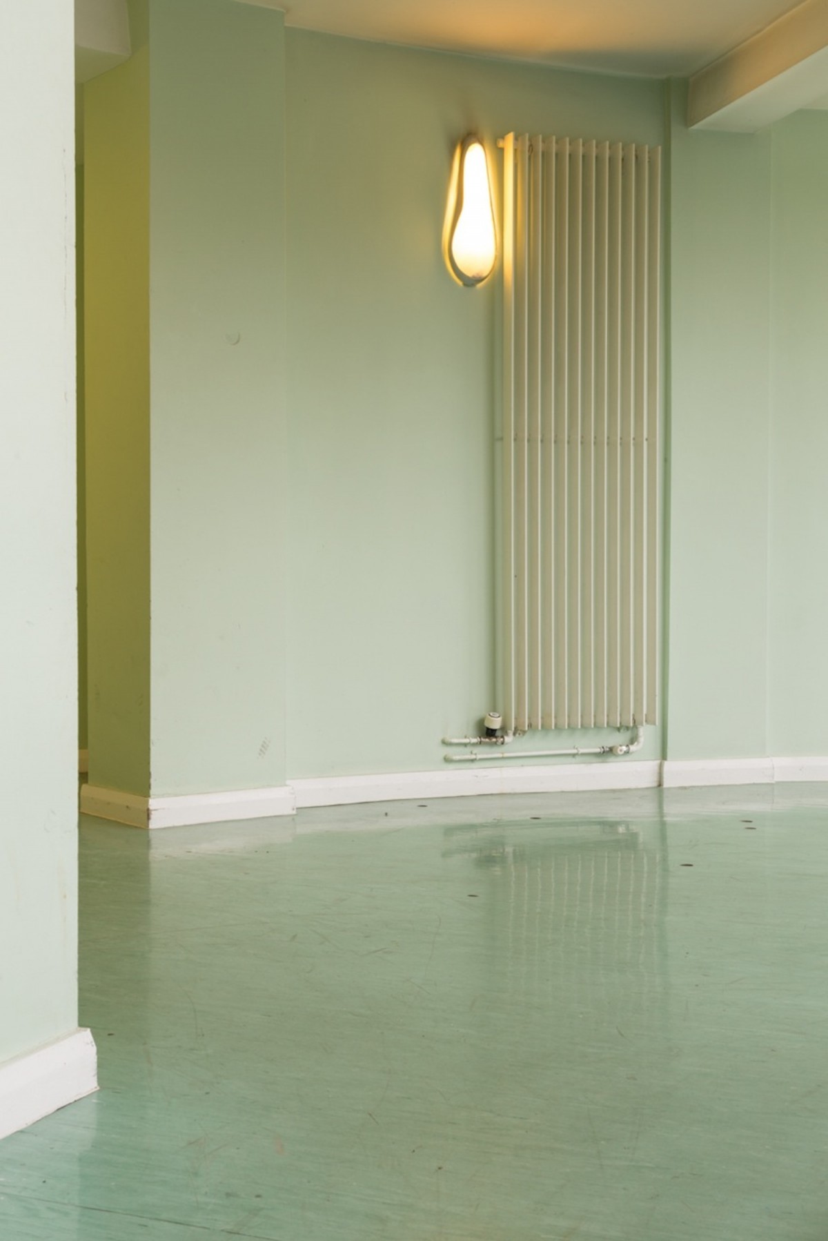 'Untitled' from the series Homeless.  Tony Mallon, 2014-15.