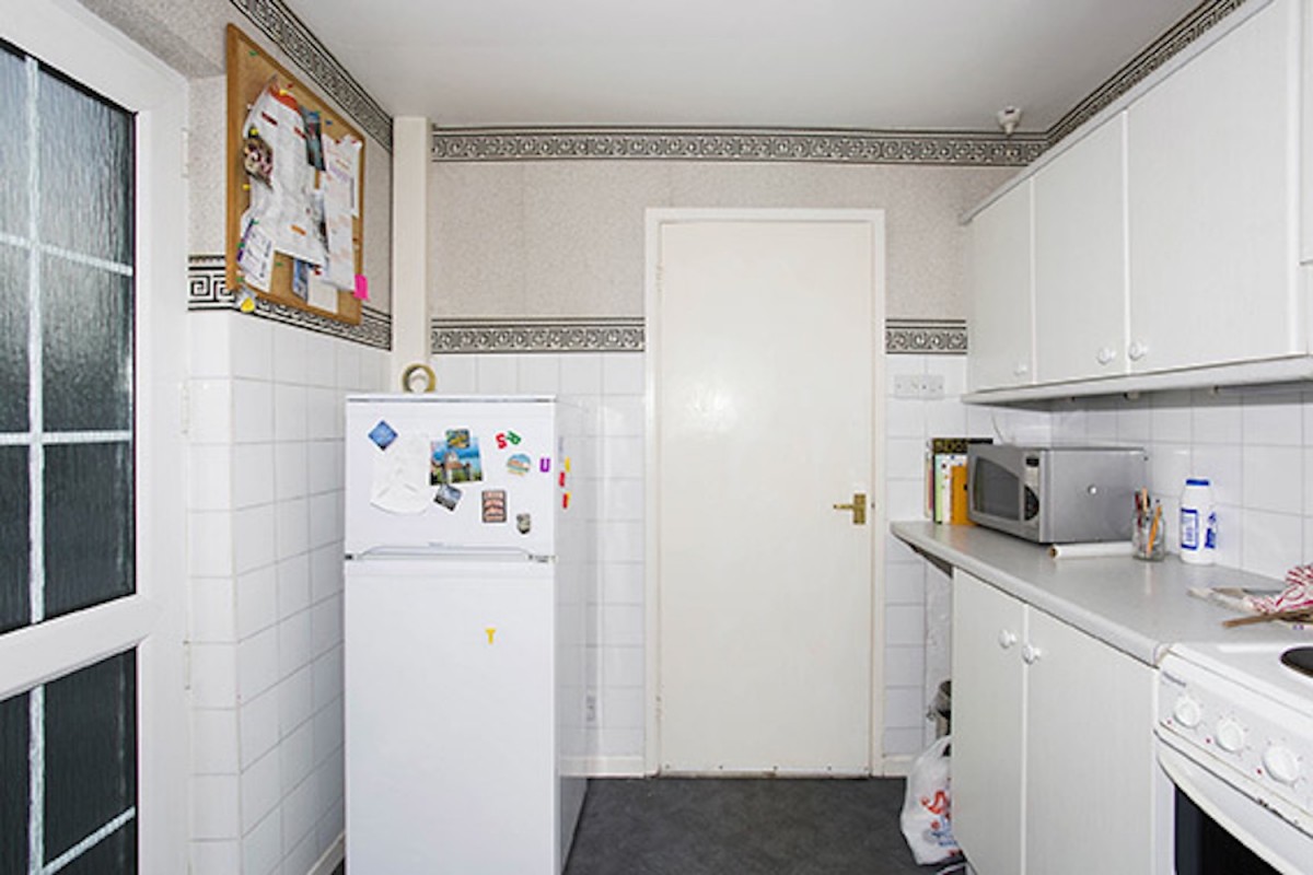 'Untitled' from the series Home Instruction Manual. © Jan McCullough, 2014-15.